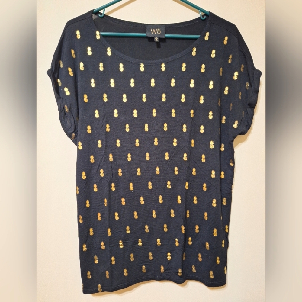 Anthropologie W5 women's medium black gold pineapple shortleeve t-shirt